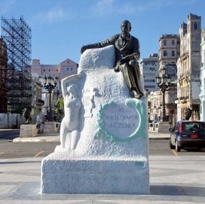 ,,zenea-monumento