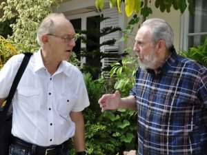 fidel-castro-y-michel-chossudovsky-2-580x435