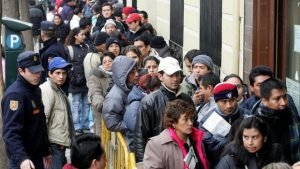 inmigrantes_cola_inmigracion_620x350
